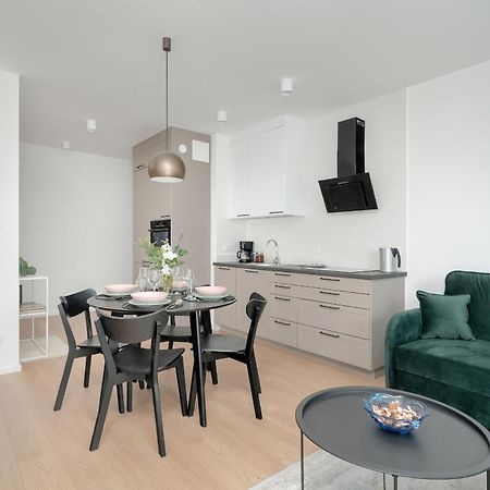 Spacious Apartment With Balcony By Rent Like Home Posen Exterior foto